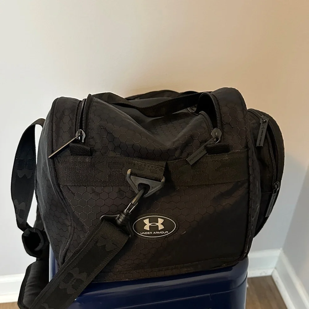 Under Armour Black Duffel Bag for Men for kids For multipurpose